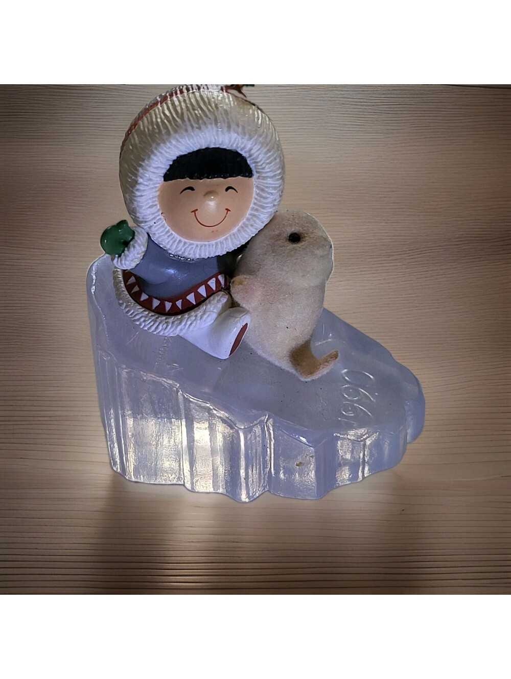 Vtg Hallmark 1990 Christmas Ornament Eskimo W Baby Seal On Ice EUC 3D 2.75" A26